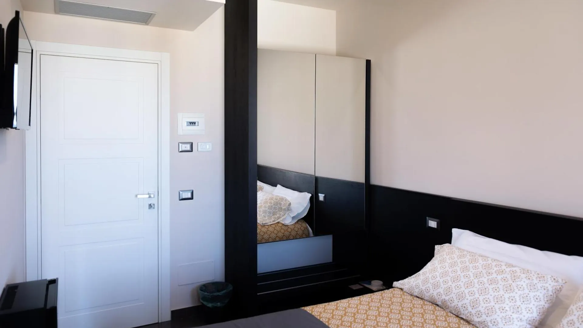 Sea Luxury Suites B&B Cefalù 0*,